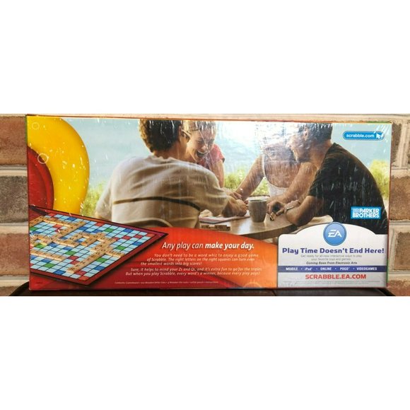 New Sealed Hasbro Scrabble Crossword Game - Picture 3 of 3